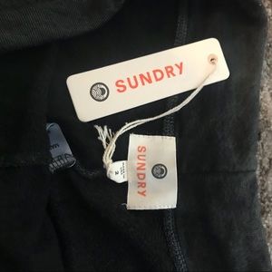 Sundry Pants - NWT SUNDRY SWEATS. SIZE 2. Sundry Pants - NWT SUNDRY SWEATS. SIZE 2.